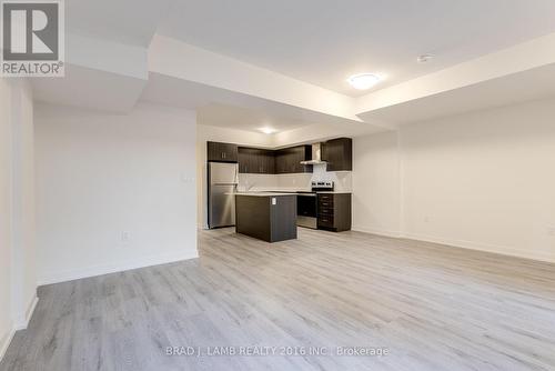 2106 - 58 Elizabeth Street S, Richmond Hill, ON - Indoor Photo Showing Kitchen