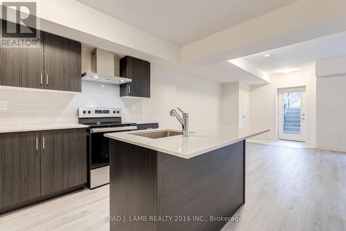 2106 - 58 Elizabeth Street S, Richmond Hill, ON - Indoor Photo Showing Kitchen With Upgraded Kitchen