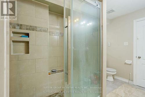 19 Brown Wood Drive, Barrie, ON - Indoor Photo Showing Bathroom