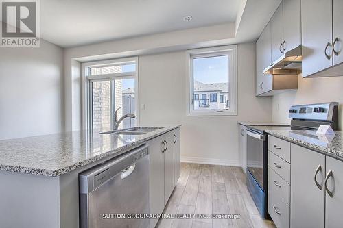 7 Cherry Hill Lane, Barrie, ON - Indoor Photo Showing Kitchen With Double Sink