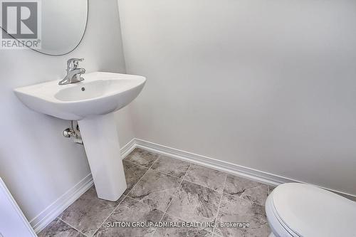 7 Cherry Hill Lane, Barrie, ON - Indoor Photo Showing Bathroom