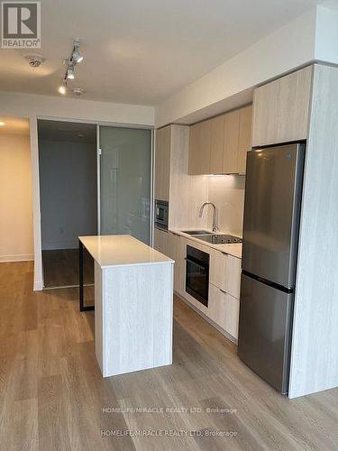 1008 - 86 - 90 Dundas Street W, Mississauga, ON - Indoor Photo Showing Kitchen With Stainless Steel Kitchen