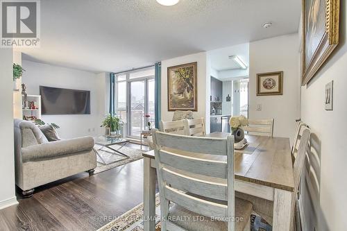 311 - 73 King William Crescent, Richmond Hill, ON - Indoor Photo Showing Living Room