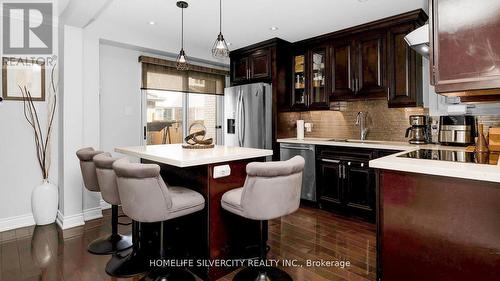 75 Stoneledge Circle, Brampton, ON - Indoor Photo Showing Kitchen With Upgraded Kitchen