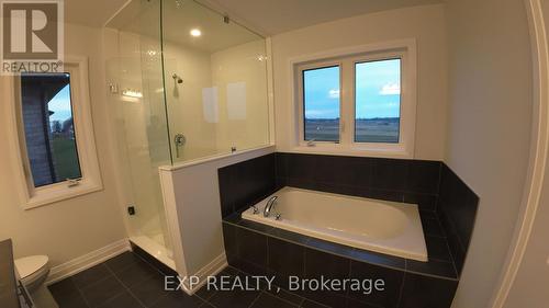 889 Knights Lane, Woodstock, ON - Indoor Photo Showing Bathroom