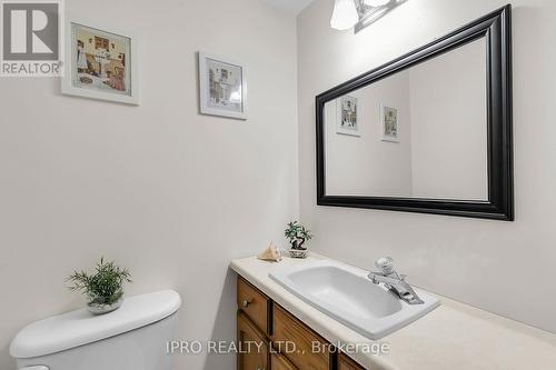 39 Raspberry Lane, Guelph, ON - Indoor Photo Showing Bathroom