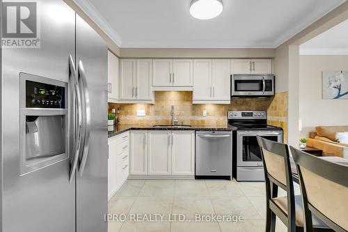 39 Raspberry Lane, Guelph, ON - Indoor Photo Showing Kitchen With Stainless Steel Kitchen