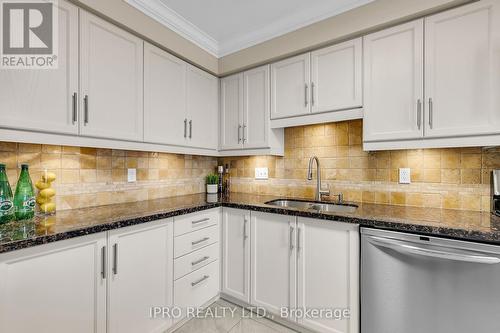 39 Raspberry Lane, Guelph, ON - Indoor Photo Showing Kitchen With Double Sink