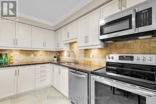 39 Raspberry Lane, Guelph, ON - Indoor Photo Showing Kitchen With Double Sink