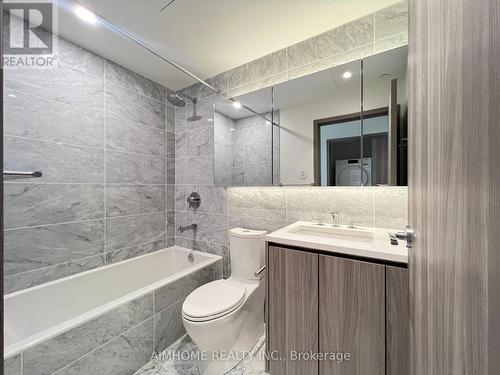 610 - 95 Mcmahon Drive, Toronto, ON - Indoor Photo Showing Bathroom