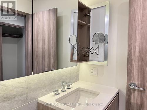 610 - 95 Mcmahon Drive, Toronto, ON - Indoor Photo Showing Bathroom