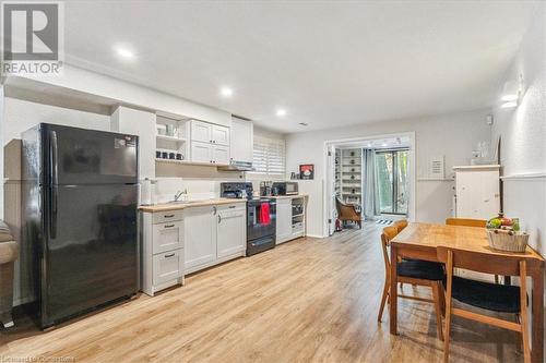 In-law suite eat-in kitchen - 756 King Road, Burlington, ON - Indoor Photo Showing Kitchen