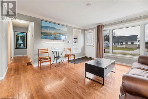 262 Wesley Street, North Bay, ON - Indoor Photo Showing Living Room