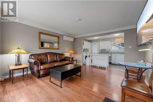 262 Wesley Street, North Bay, ON - Indoor Photo Showing Living Room