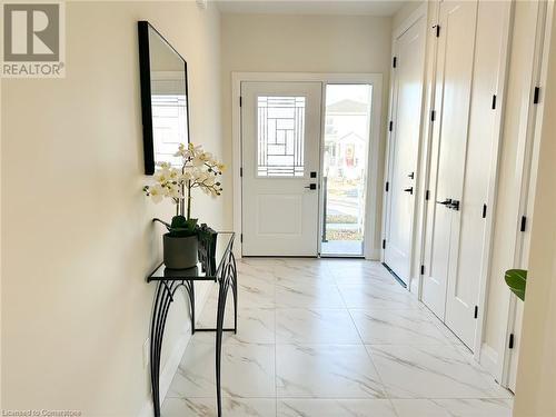 View of foyer - 53 Giles Street, London, ON - Indoor Photo Showing Other Room