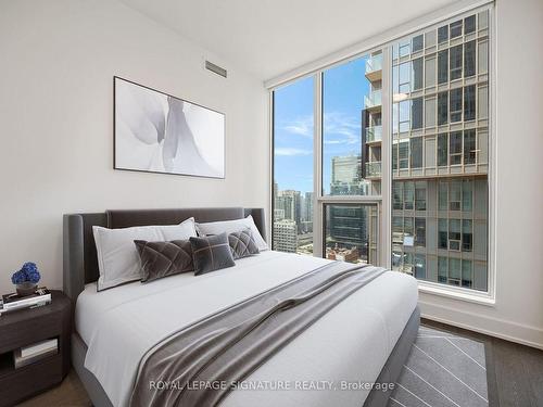 2702-15 Mercer St, Toronto, ON - Indoor Photo Showing Bedroom