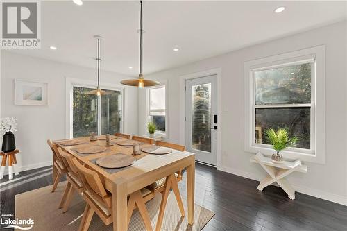 1343 Walkers Point Road, Muskoka Lakes, ON - Indoor Photo Showing Dining Room