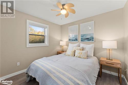 1343 Walkers Point Road, Muskoka Lakes, ON - Indoor Photo Showing Bedroom