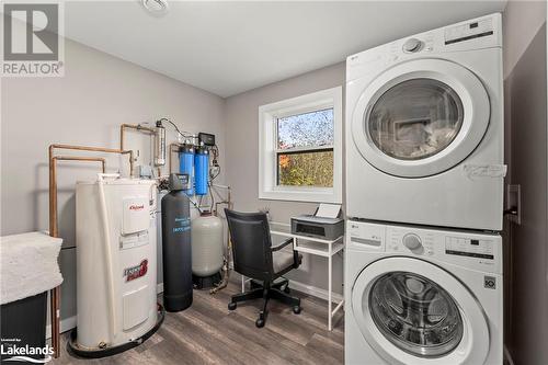 1343 Walkers Point Road, Muskoka Lakes, ON - Indoor Photo Showing Laundry Room