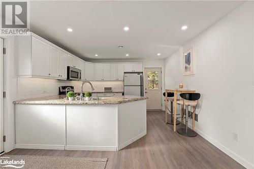 1343 Walkers Point Road, Muskoka Lakes, ON - Indoor Photo Showing Kitchen