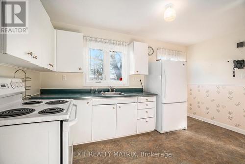 629 Gardenvale Road, Ottawa, ON - Indoor Photo Showing Kitchen