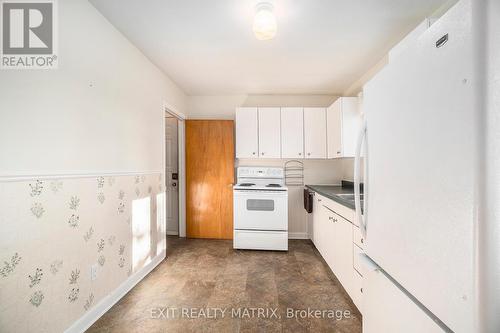 629 Gardenvale Road, Ottawa, ON - Indoor Photo Showing Kitchen