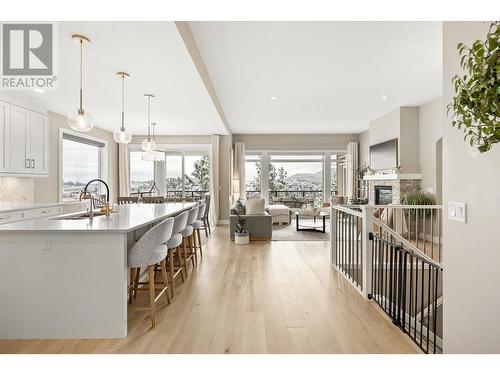 1072 Aurora Heights, West Kelowna, BC - Indoor Photo Showing Kitchen With Upgraded Kitchen