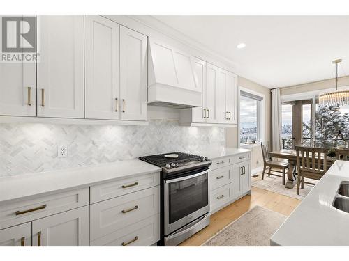 1072 Aurora Heights, West Kelowna, BC - Indoor Photo Showing Kitchen With Upgraded Kitchen