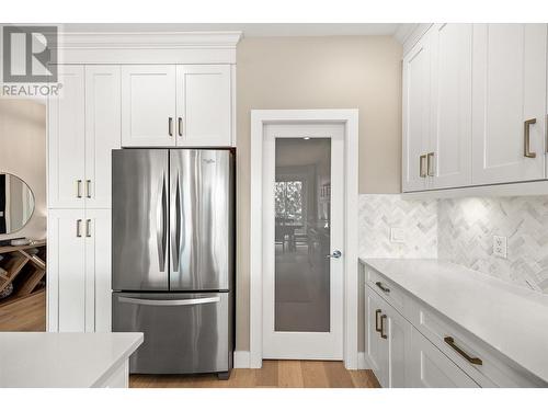 1072 Aurora Heights, West Kelowna, BC - Indoor Photo Showing Kitchen