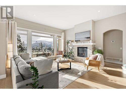 1072 Aurora Heights, West Kelowna, BC - Indoor Photo Showing Living Room With Fireplace