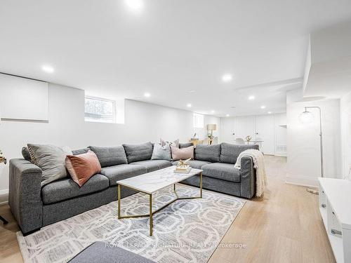 131 Maplewood Ave, Toronto, ON - Indoor Photo Showing Living Room