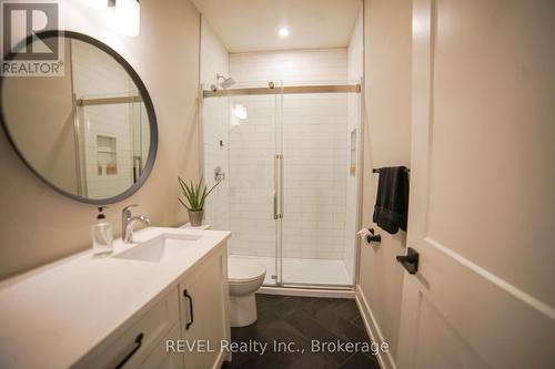 3733 Roxborough Avenue, Fort Erie, ON - Indoor Photo Showing Bathroom