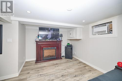 5737 Brookfield Avenue, Niagara Falls, ON - Indoor With Fireplace