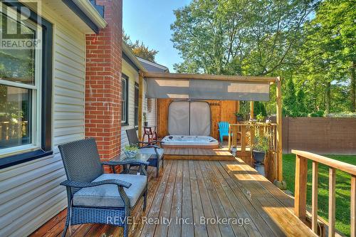 5737 Brookfield Avenue, Niagara Falls, ON - Outdoor With Deck Patio Veranda With Exterior