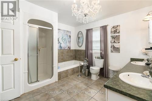 1 Shaver Road, St. Catharines (462 - Rykert/Vansickle), ON - Indoor Photo Showing Bathroom