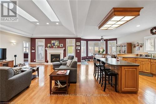 100 Thorold Road, Welland (769 - Prince Charles), ON - Indoor Photo Showing Living Room With Fireplace