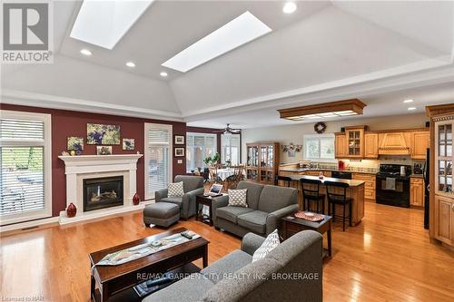 100 Thorold Road, Welland (769 - Prince Charles), ON - Indoor Photo Showing Living Room With Fireplace