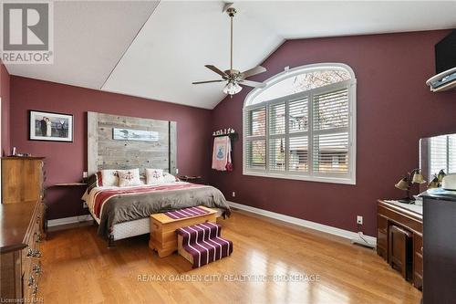 100 Thorold Road, Welland (769 - Prince Charles), ON - Indoor Photo Showing Bedroom