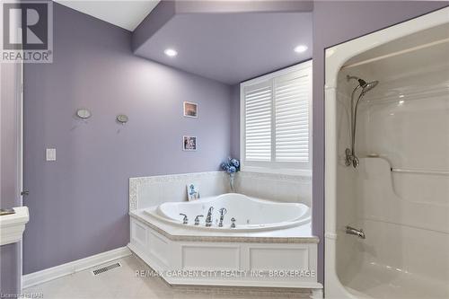 100 Thorold Road, Welland (769 - Prince Charles), ON - Indoor Photo Showing Bathroom