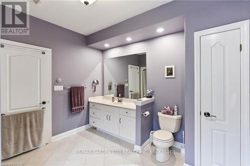 100 Thorold Road, Welland (769 - Prince Charles), ON - Indoor Photo Showing Bathroom