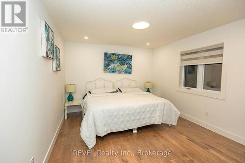 200 Snyders Avenue, Central Elgin, ON - Indoor Photo Showing Bedroom