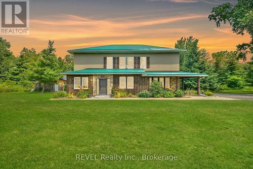 9695 Grassy Brook Road, Niagara Falls, ON - Outdoor With Deck Patio Veranda