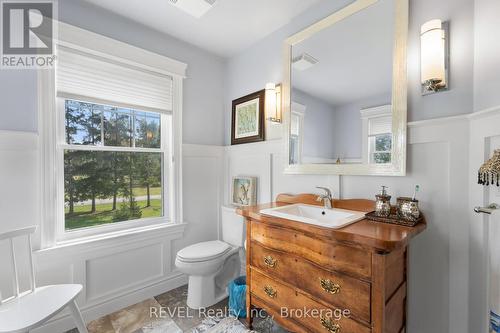 225 Windmill Point Road S, Fort Erie, ON - Indoor Photo Showing Bathroom