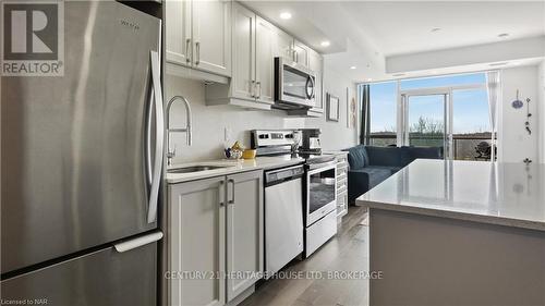 606 - 7711 Green Vista Gate, Niagara Falls (220 - Oldfield), ON - Indoor Photo Showing Kitchen With Upgraded Kitchen