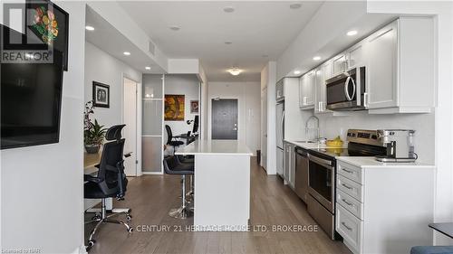 606 - 7711 Green Vista Gate, Niagara Falls (220 - Oldfield), ON - Indoor Photo Showing Kitchen With Upgraded Kitchen