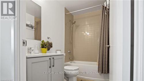 606 - 7711 Green Vista Gate, Niagara Falls (220 - Oldfield), ON - Indoor Photo Showing Bathroom