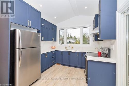 3105 Bethune Avenue, Fort Erie (335 - Ridgeway), ON - Indoor Photo Showing Kitchen