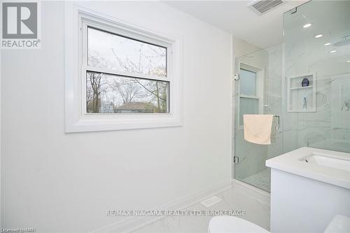 3105 Bethune Avenue, Fort Erie (335 - Ridgeway), ON - Indoor Photo Showing Bathroom