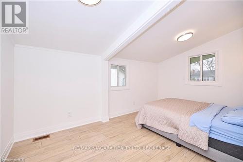 3105 Bethune Avenue, Fort Erie (335 - Ridgeway), ON - Indoor Photo Showing Bedroom