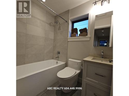 3Xxx Manitoba, Vancouver, BC - Indoor Photo Showing Bathroom